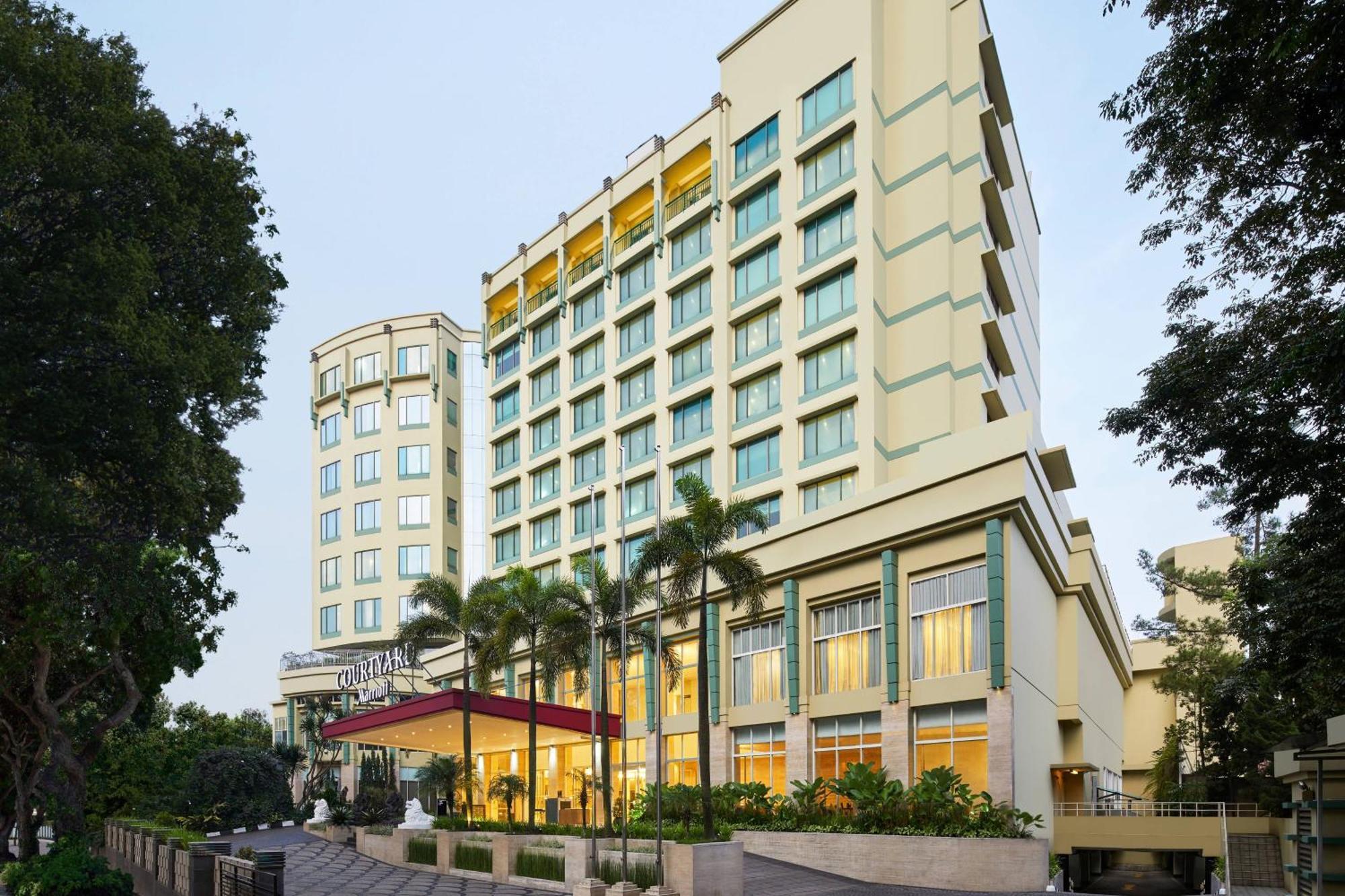 Courtyard By Marriott Bandung Dago Hotell Eksteriør bilde